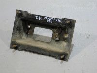 Hyundai i30 Tagapampri kinnitus, vasak