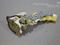 Toyota Yaris Verso 2000-2005 Tagaukse lukk, vasak