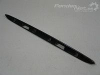 Mercedes-Benz E (W210) 1995-2003 Tagaluugi liist (sedaan)