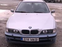 BMW 5 (E39) 2000 - Automobilis dalims