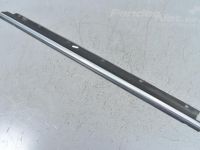 Audi A6 (C5) Tagaukse klaasiliist, vasak (kroom)