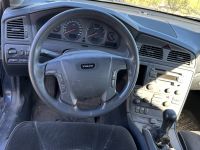 Volvo V70 2000 - Automobilis dalims